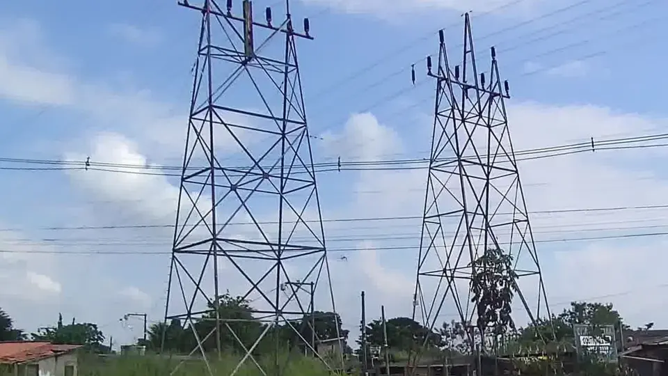 Torres de linhas de transmissão de energia elétrica (foto de arquivo).