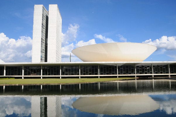 Imagem de divulgação da Agência Câmara sobre a votação do projeto do programa de atenção à epilepsia no SUS
