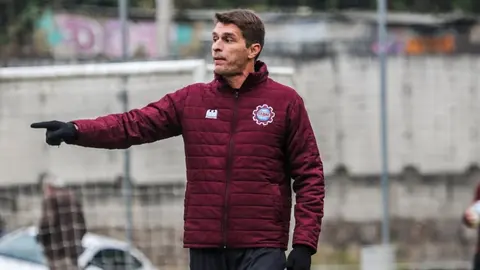 Foto: Caxias anuncia Thiago Gomes, 42 anos, como técnico com contrato até o fim de 2027