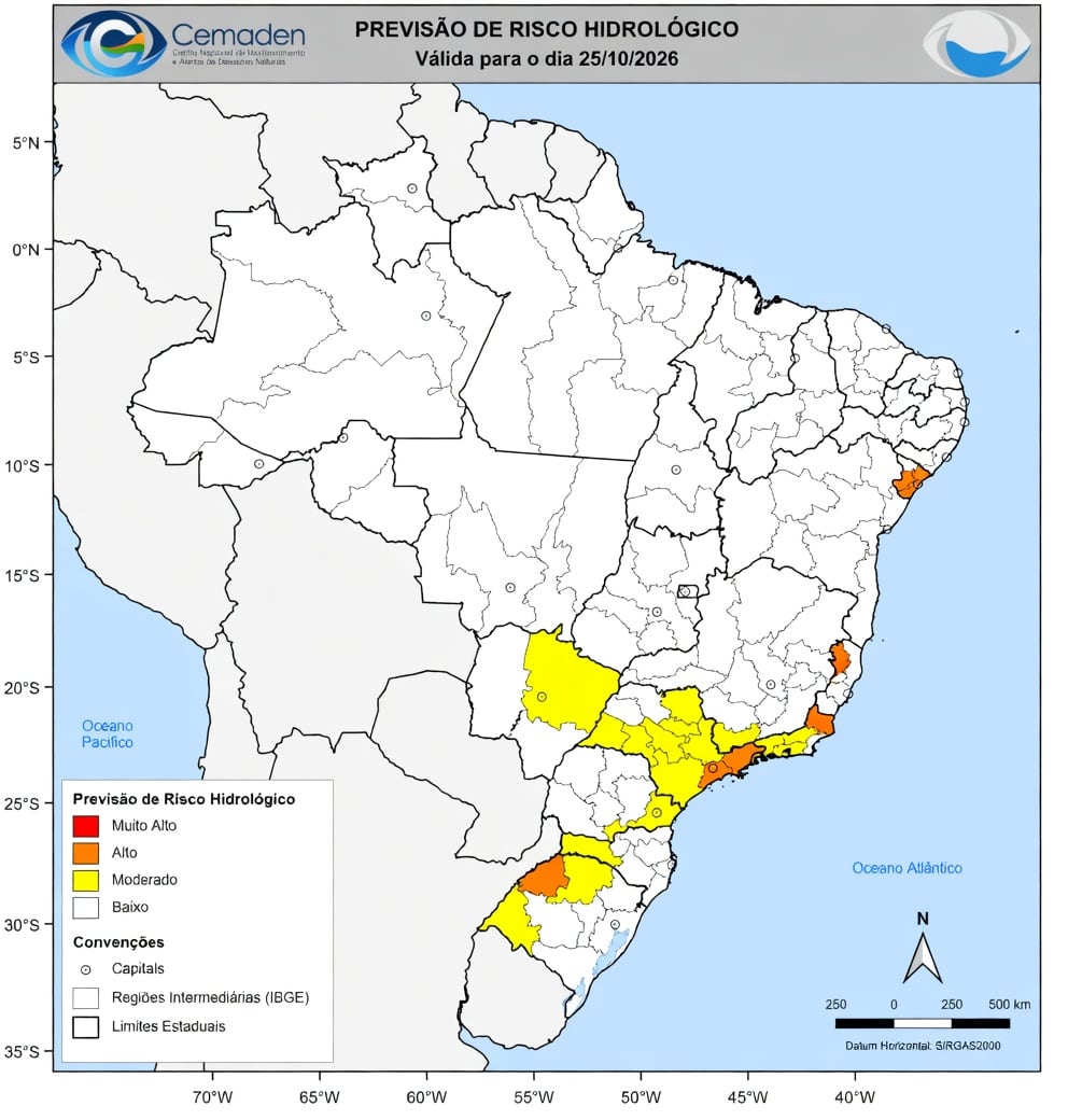 Previsão de risco hidrológico do Cemaden para 25/10/2026, com destaque para o Rio Grande do Sul.