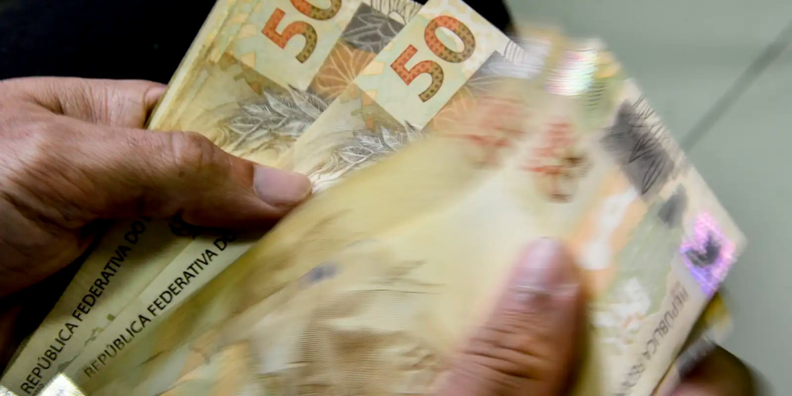 Cédulas de real: a terceira fase do Desenrola prevê que bancos ofertem até R$ 90 bilhões em dívidas à União.