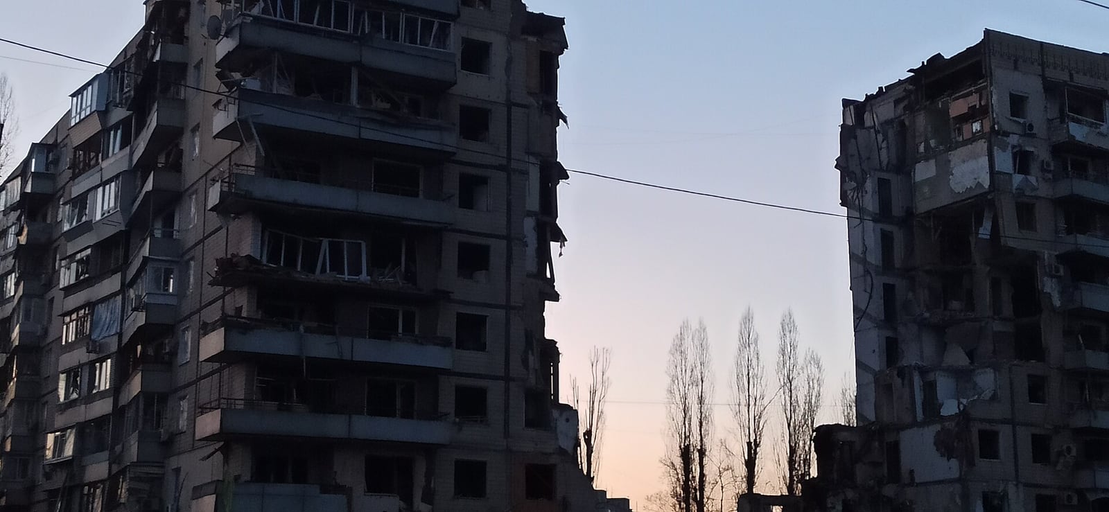 Prédio residencial danificado em Dnipro, na Ucrânia.