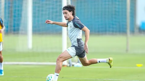 Jogador do Grêmio em treino no CT Presidente Luiz Carvalho, em Porto Alegre (foto de arquivo).