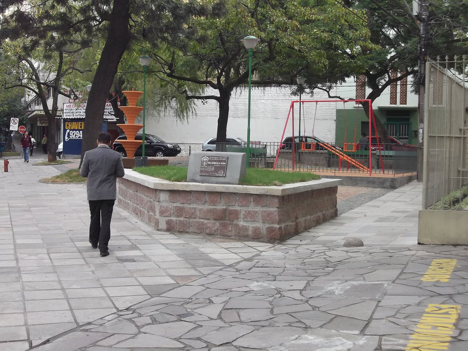Praça Marquesa de Sevigné, no Centro Histórico de Porto Alegre, ponto de concentração do ato em defesa da Virada Eletrônica.