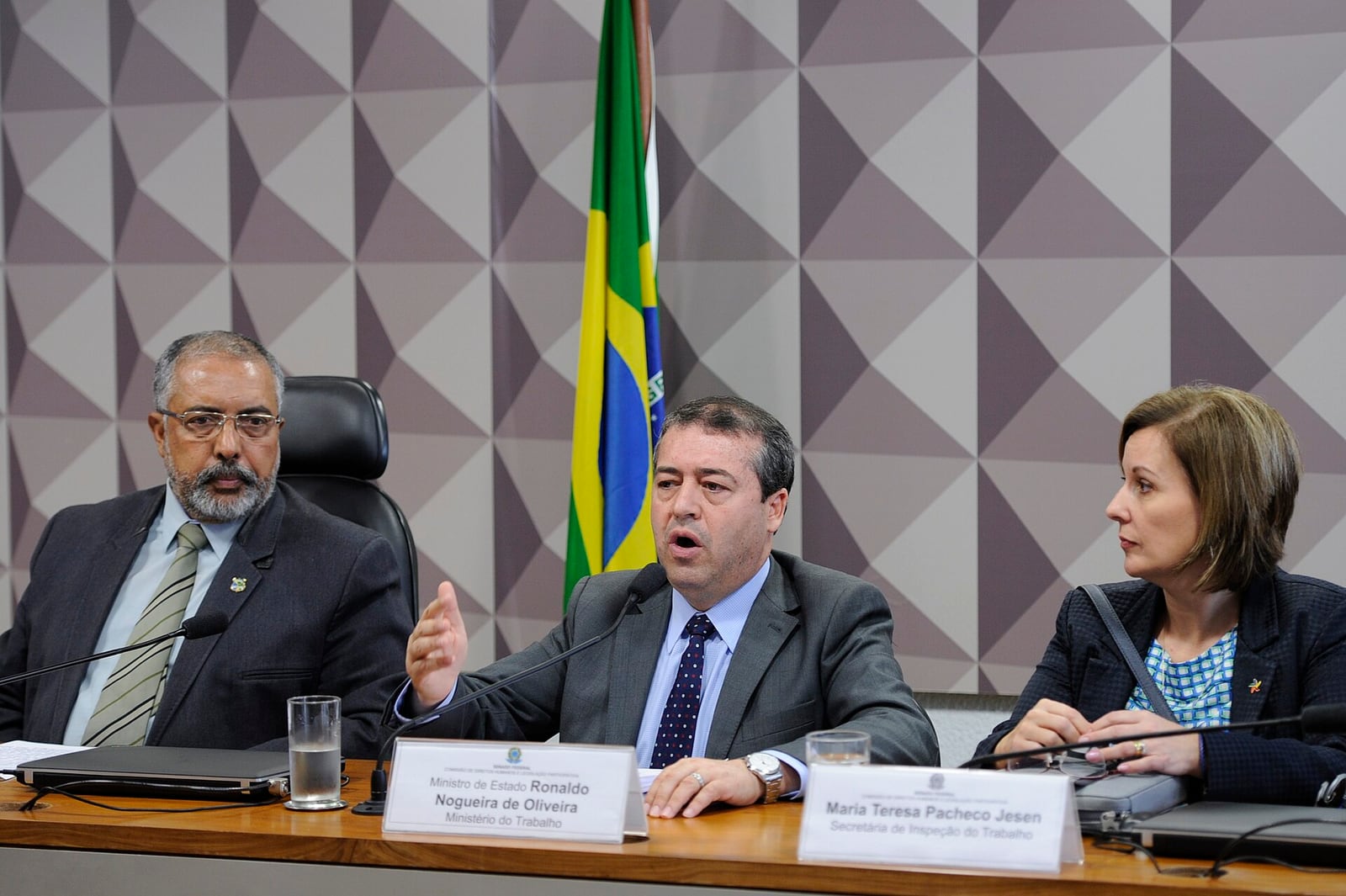 Ministro do Trabalho em audiência pública no Senado (foto de arquivo, 2017).