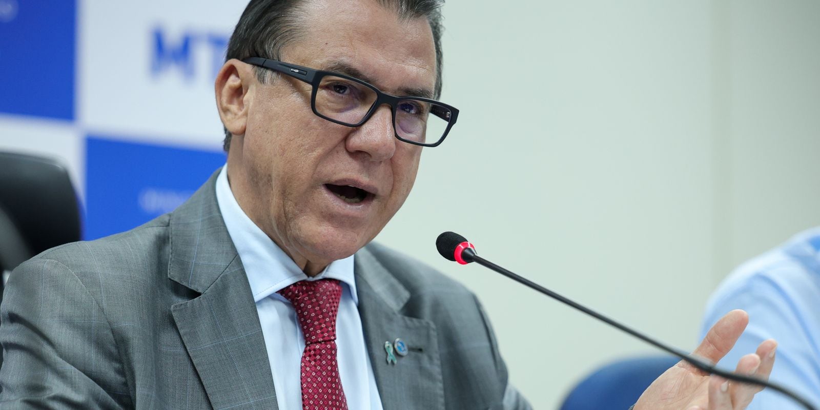 Ministro do Trabalho, Luiz Marinho, em coletiva sobre medidas contra o assédio eleitoral.