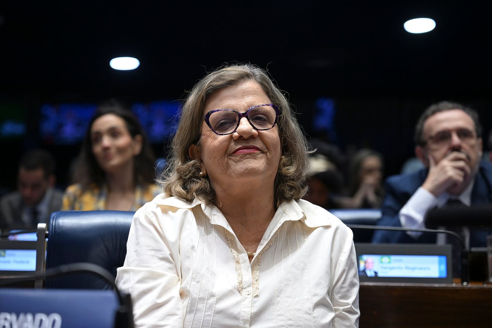 Senadora Teresa Leitão durante sessão solene de promulgação das Emendas Constitucionais 140 e 141, no Senado Federal.