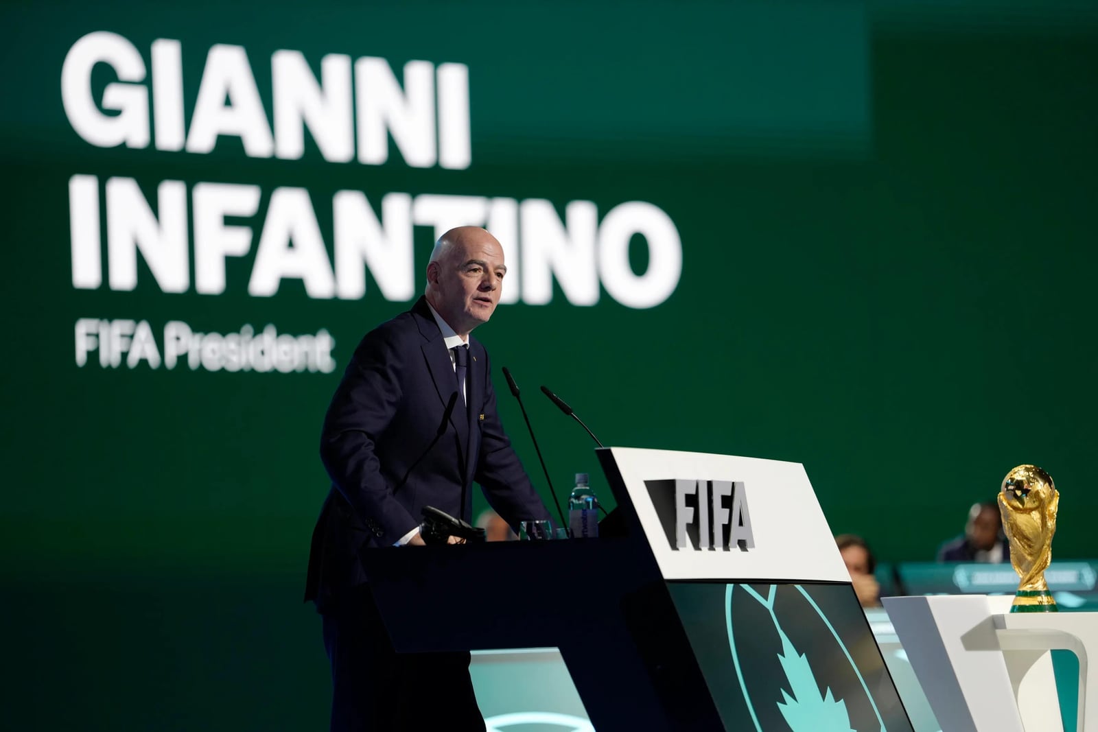 Gianni Infantino discursa no 76º Congresso da Fifa, quando afirmou que disputará a reeleição em 2027.