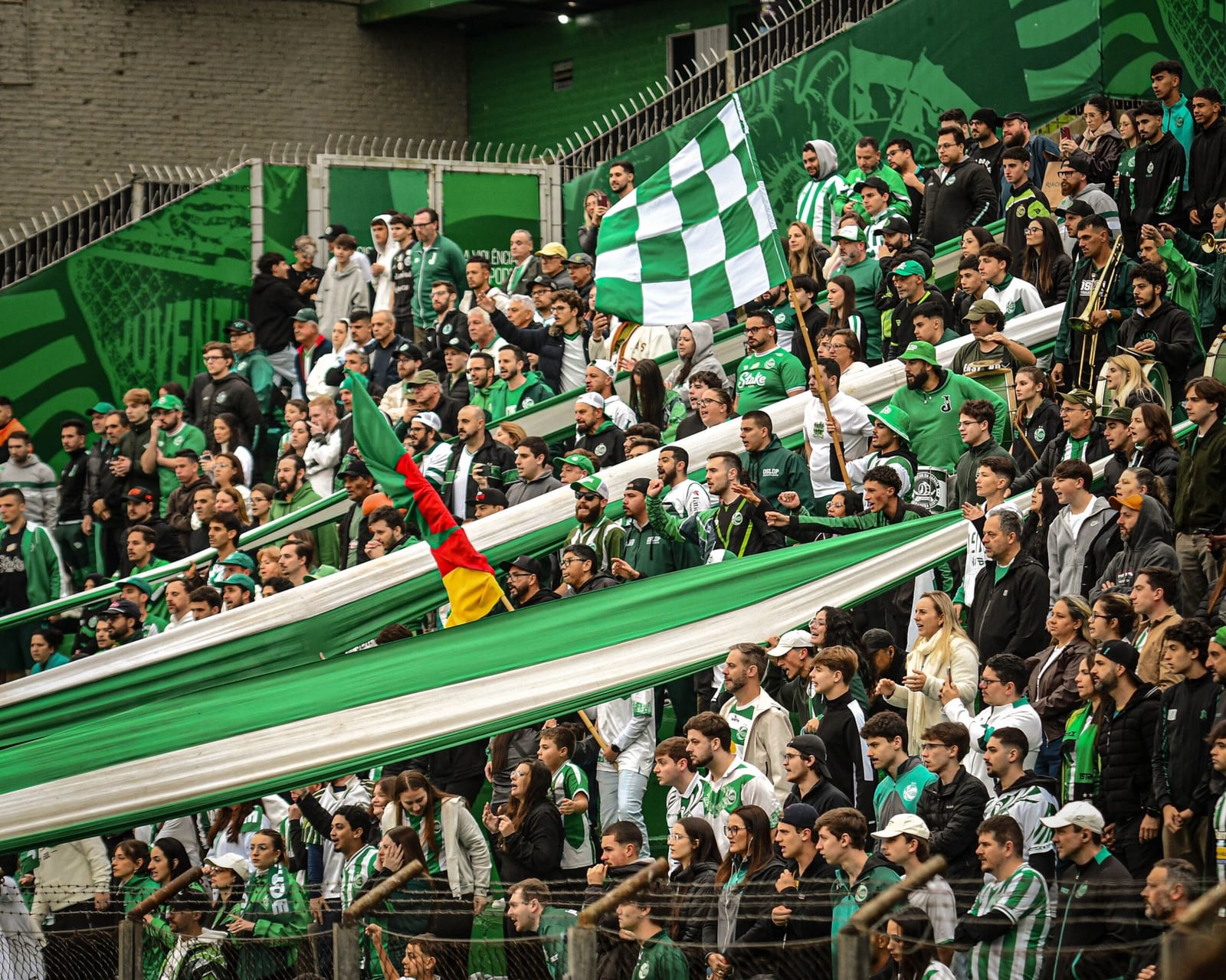 Foto: Juventude goleia o Náutico por 4 a 0 no Jaconi e volta à vice-liderança da Série B