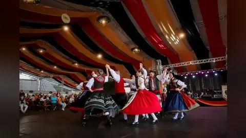 Ilustração: divulgação da 37ª Oktoberfest de Igrejinha, com o nome da festa em destaque.