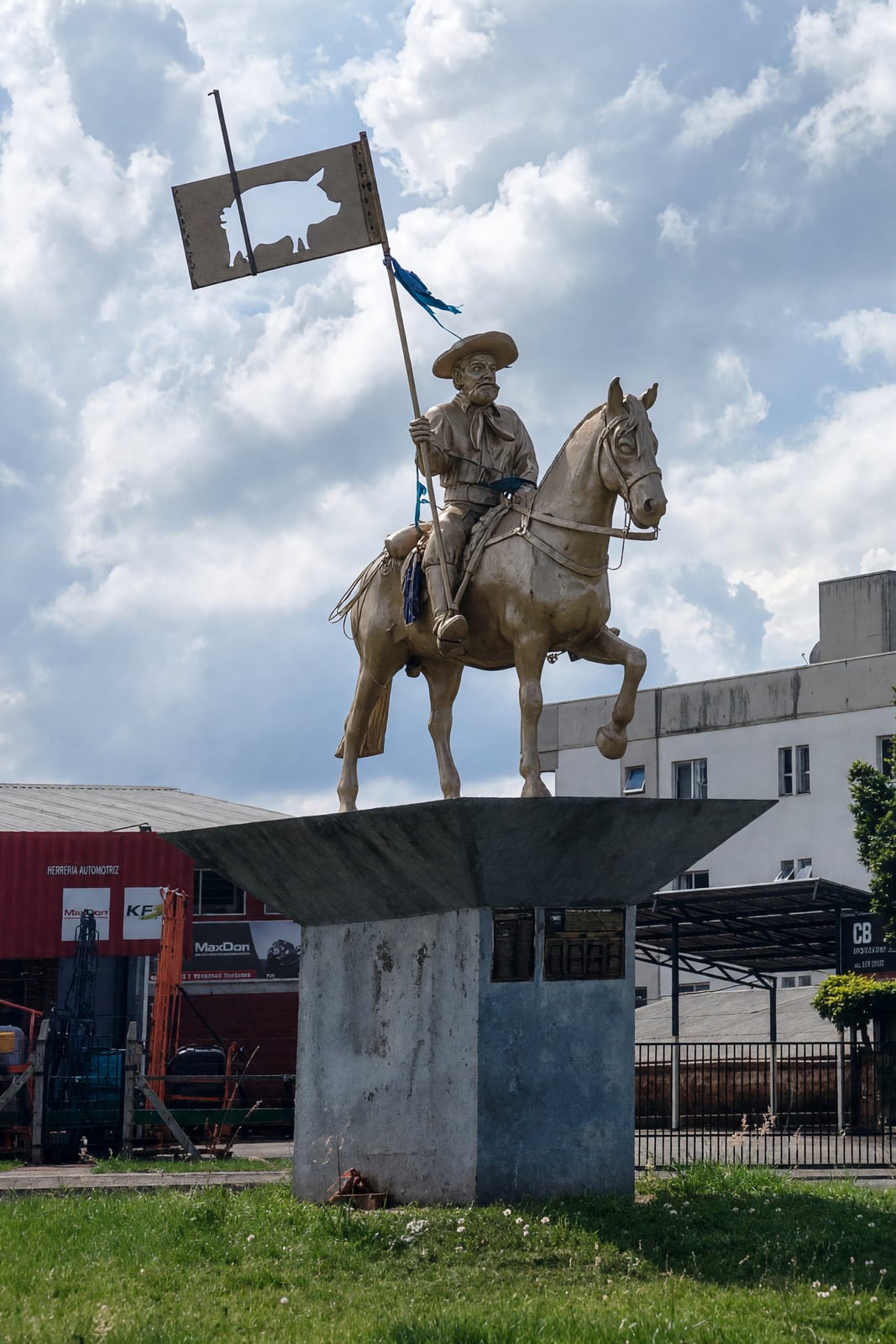 Monumento ao gaúcho a cavalo em Passo Fundo, cidade que recebe a Copa Cidade de Hipismo.