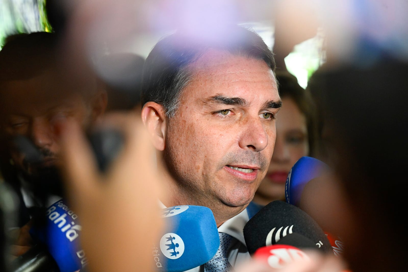 Foto: Quaest dá Flávio com 45% e Lula com 44% no 2º turno; rejeição do petista cai 6 pontos