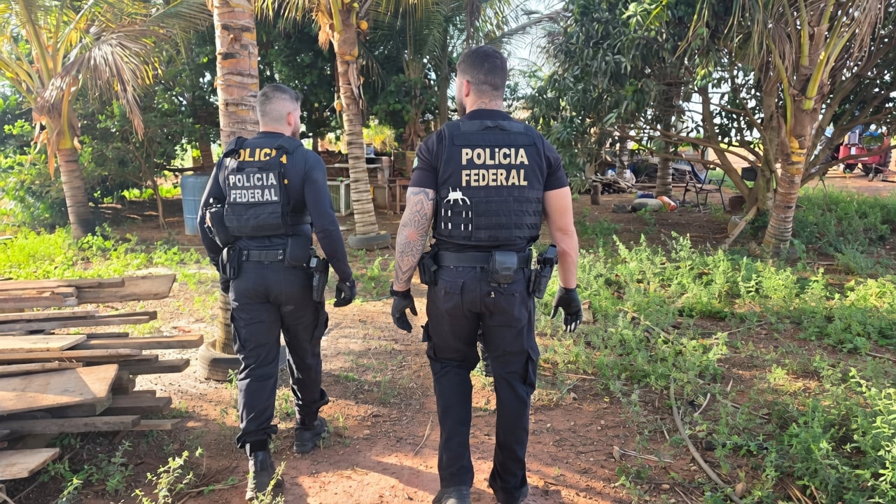 Agentes da Polícia Federal em diligência no Mato Grosso, no âmbito da investigação sobre crimes contra indígenas.