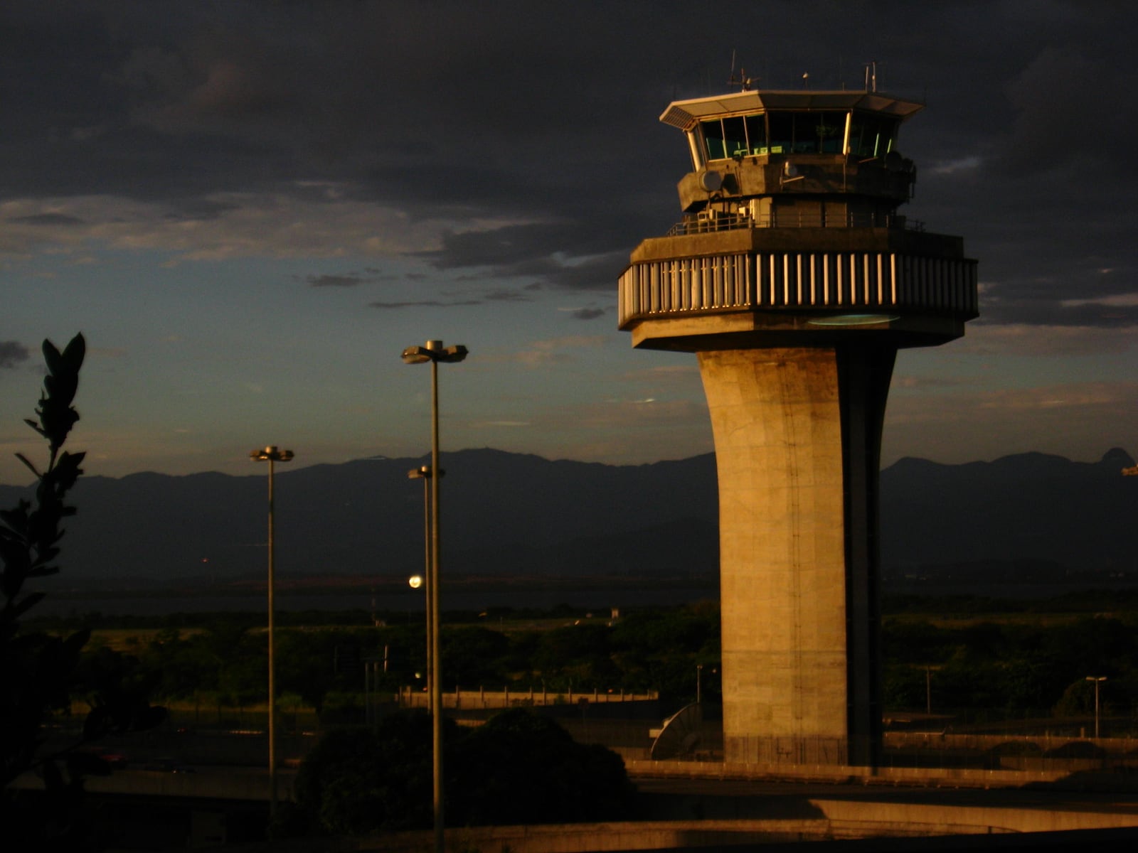 Torre de controle do Aeroporto do Galeão, no Rio de Janeiro (foto de arquivo, 2008).