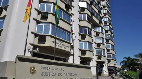 Fachada do Tribunal Regional do Trabalho da 4ª Região (TRT-4), que abriu concurso com 23 vagas em cadastro reserva.