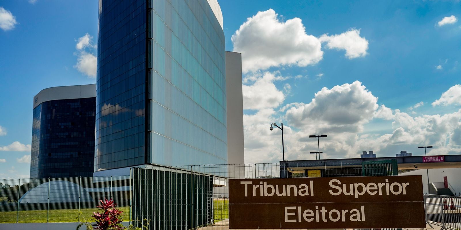 Fachada do Tribunal Superior Eleitoral (TSE), em Brasília.