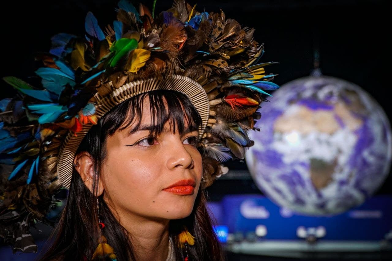 Txai Suruí, ativista do povo Paiter Suruí, autora de artigo de opinião publicado na Folha de S.Paulo sobre terras indígenas e floresta.